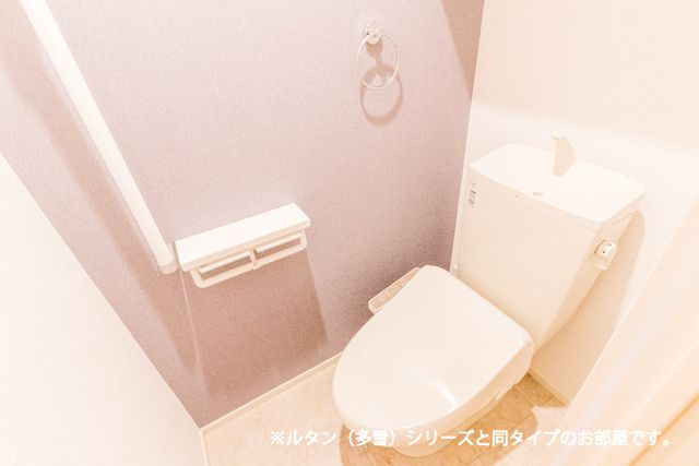 アヴニールやぶなみⅢのトイレ