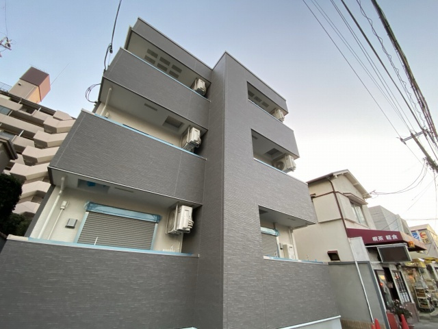 神戸市兵庫区芦原通４丁目のアパートの外観