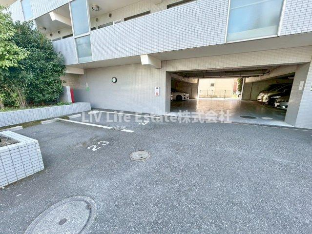 エコタワーバオバブの駐車場