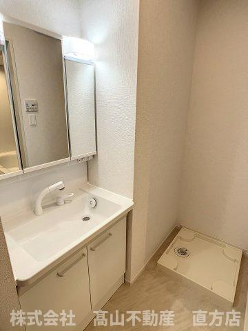 直方市大字感田のアパートの洗面所