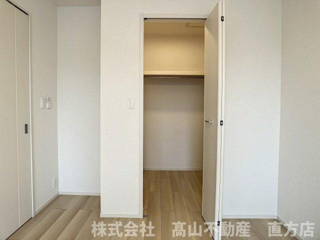 直方市大字感田のアパートの収納