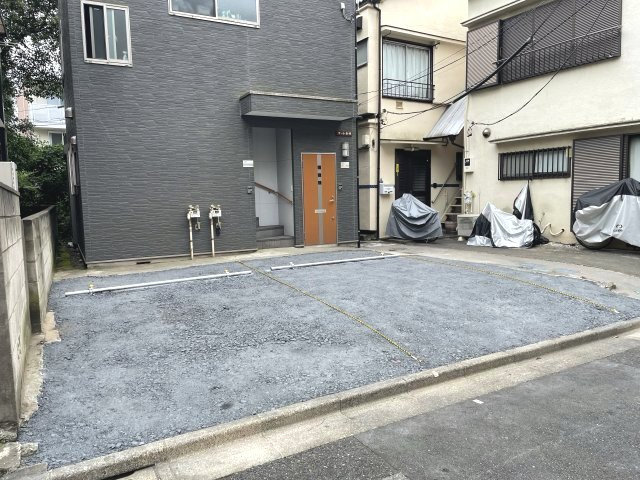 マーレ赤羽駐車場