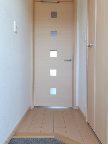 プリムローズＫＭの玄関