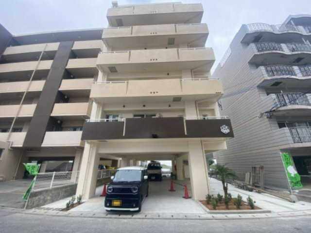 LaLa Terrace