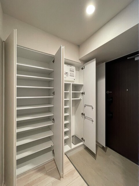 パークアクシス住吉ガーデンスクエアの玄関|※写真は同タイプ住戸です。