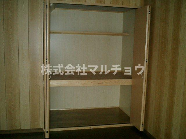 目良二戸一の収納|たっぷりとした収納スペースです