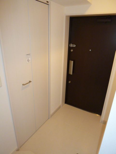 フリーディア大橋駅前プレミアムの玄関