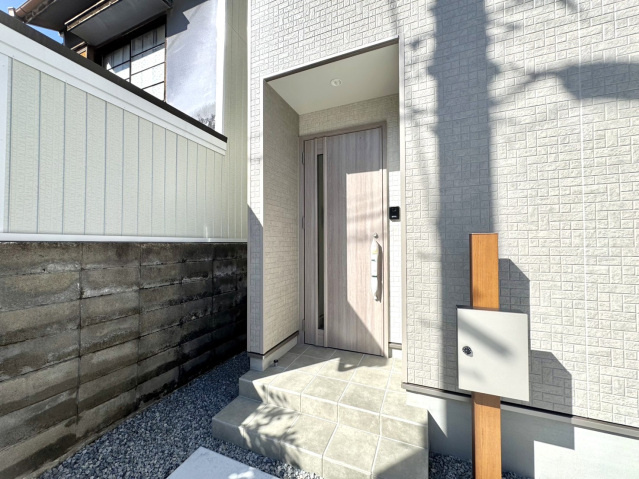 三条町一戸建のエントランス|エントランス