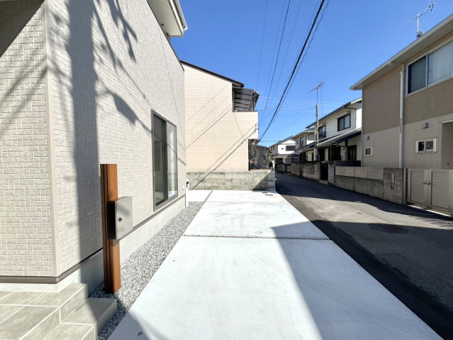 三条町一戸建の駐車場|駐車場
