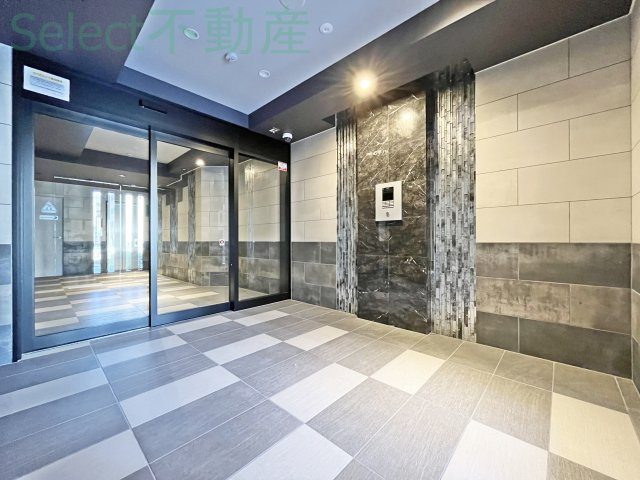 プレサンスTHE高岳のエントランス