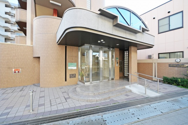 フェルザ長田のエントランス