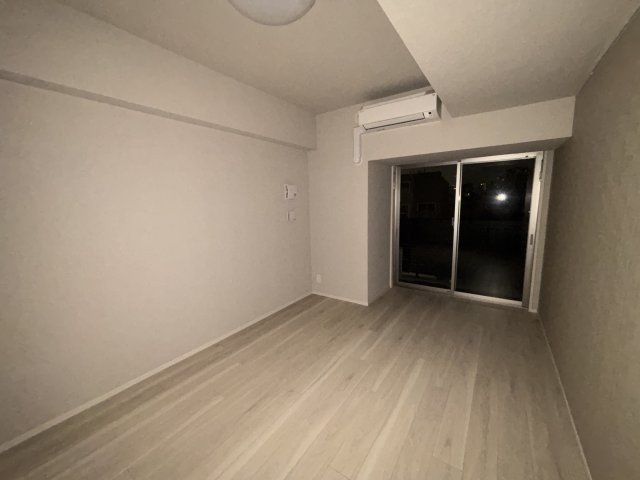GENOVIA南千住Ⅸskygardenの居間・リビング|★奇数階・偶数階で木材や壁の色が異なります。