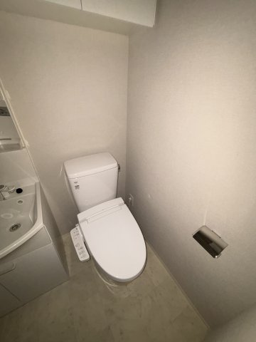 GENOVIA南千住Ⅸskygardenのトイレ|★奇数階・偶数階で木材や壁の色が異なります。