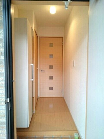 サニースクエアの玄関|落ち着いた玄関です