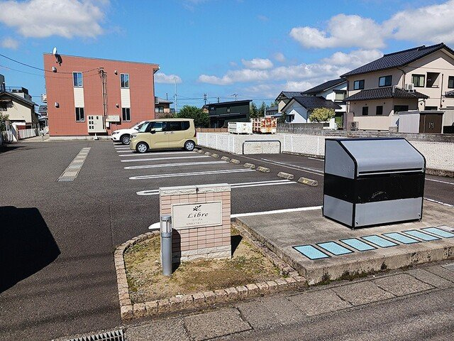 リーブルの駐車場