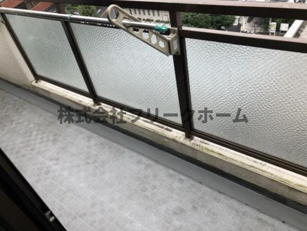 武蔵野市中町１丁目の賃貸マンションのバルコニー