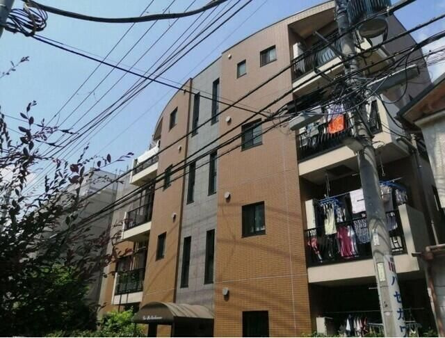 ラ・ベルドンヌの外観