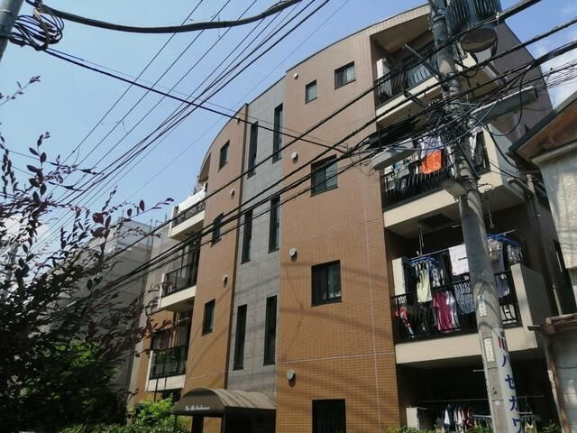 ラ・ベルドンヌの外観