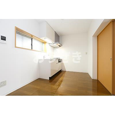 クレスト鶴見の居間・リビング