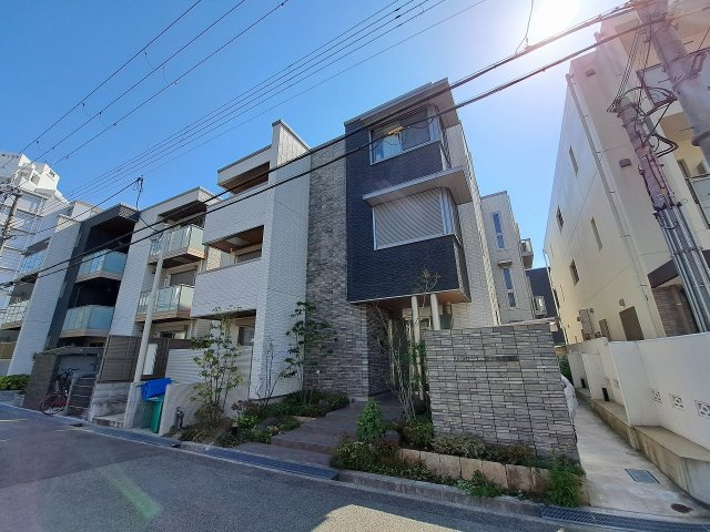 リラサーレ甲子園高潮町の外観