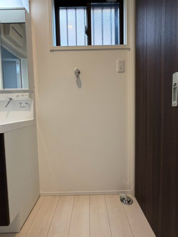 所沢市久米中古戸建のランドリースペース