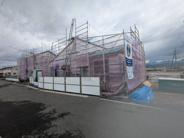 リーブルガーデン安中市古屋第5　の前面道路含む現地写真