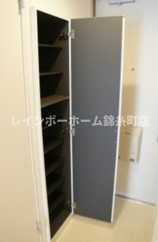 リブリ・國見の玄関