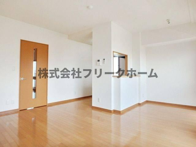 L’ｓ residence武蔵境の居間・リビング