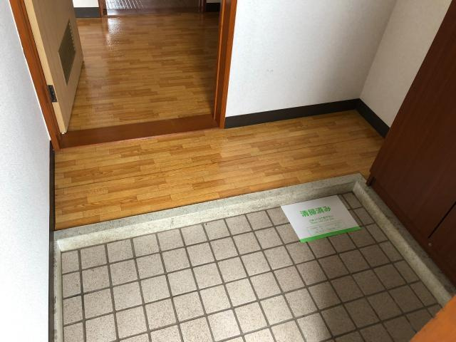 サンシャイン糺の玄関