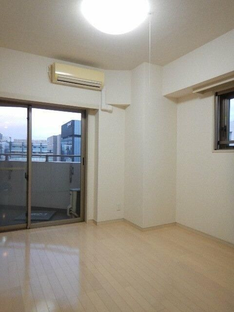 ガラ・ステーション岩本町Ｎｏｒｔｈの居間・リビング