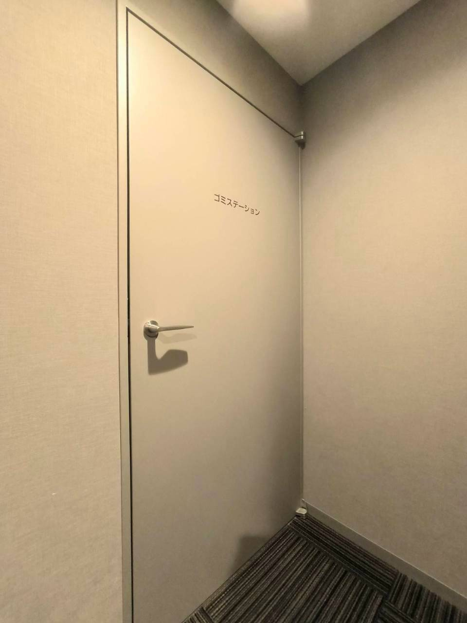 ブランズタワー梅田ノースのその他共用部分|各階にゴミステーションを完備。ゴミ出しのために階下へ移動する手間がなく、日々の暮らしを快適にします。