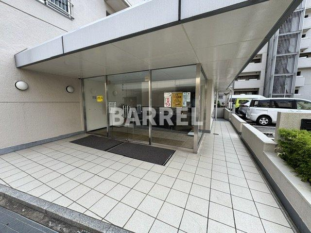 コープ野村江坂台のエントランス