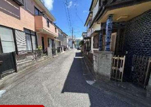 泉区中田南5丁目 土地 2980万円の前面道路含む現地写真