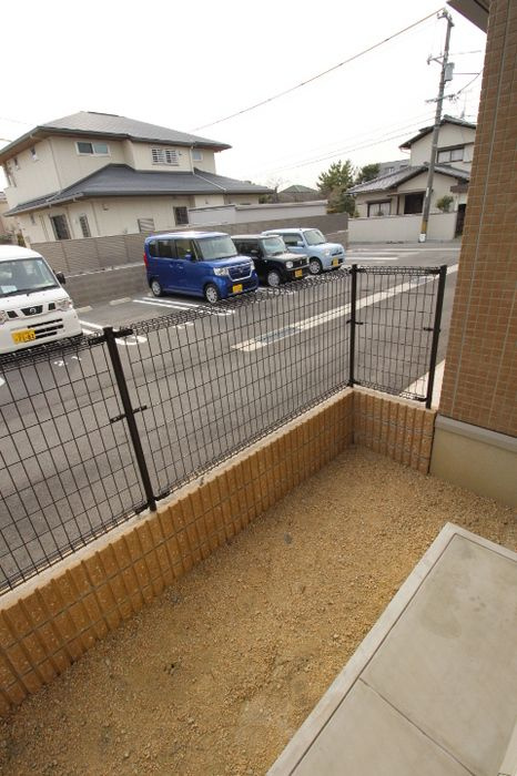 ソレイユ　弐番館の庭