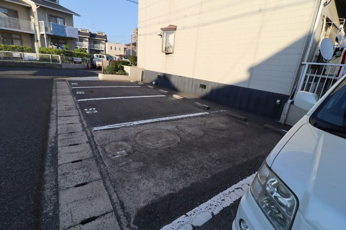 エステート芳泉　Ⅰ棟 Ⅰの駐車場
