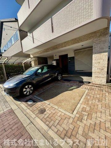 GRAND BELLの駐車場