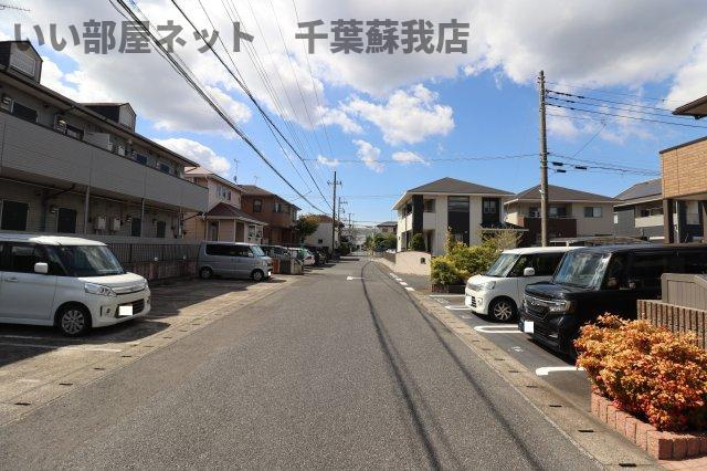 グランディアの周辺