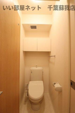 グランディアのトイレ|落ち着いた色調のトイレです
