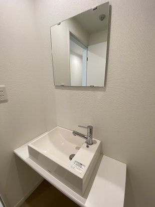 V-room1の洗面所