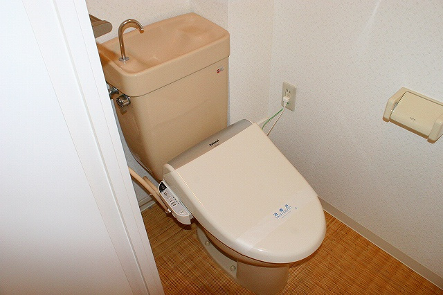 グランドパレス学園前のトイレ|シンプルで使いやすいトイレです