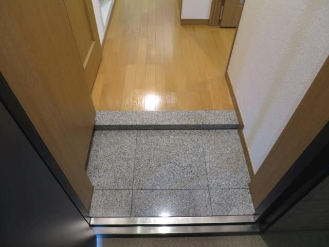 パレステュディオ大塚の玄関