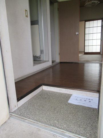 リバティー大志辺の玄関