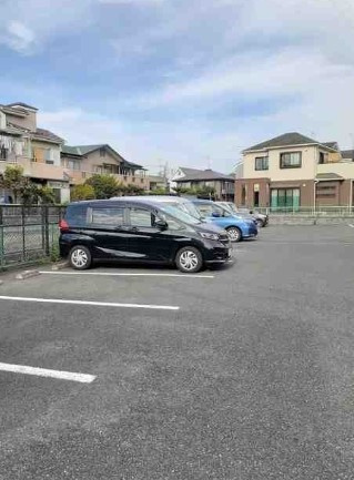 アムール02の駐車場
