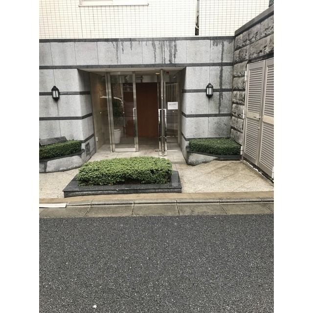 ヒルトップ北沢のエントランス