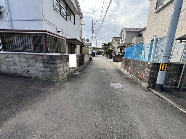 山西町土地の前面道路含む現地写真