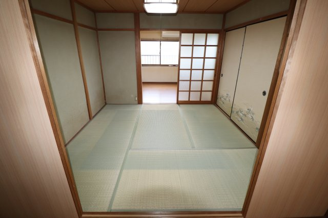 上京区七番町　京町家の和室|柔らかい畳が心地よい和室