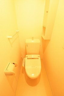 ポンポン・アジュールのトイレ|清潔感のあるトイレです