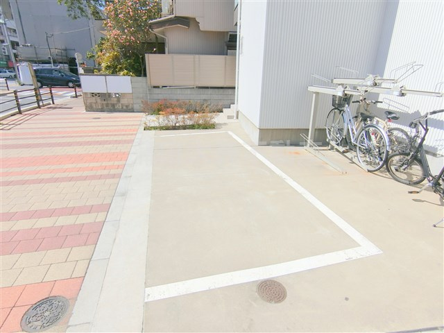 エルスタンザ西糀谷の駐車場