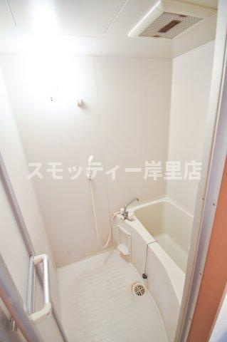 アースヒルズの浴室