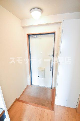 アースヒルズの玄関